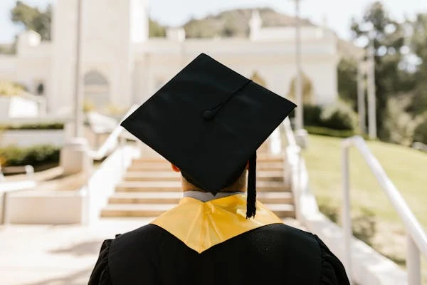 How to Get Into Oxford with a Full Scholarship: The Ultimate Guide